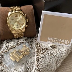 Gorgeous Michael Kors Gold watch!!